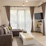 Stylish Flat With Free Pool Access, Bendita Mare By Flat Mаnаger Апартаменты