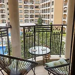 Stylish Flat With Free Pool Access, Bendita Mare By Flat Mаnаger Апартаменты Золотые Пески